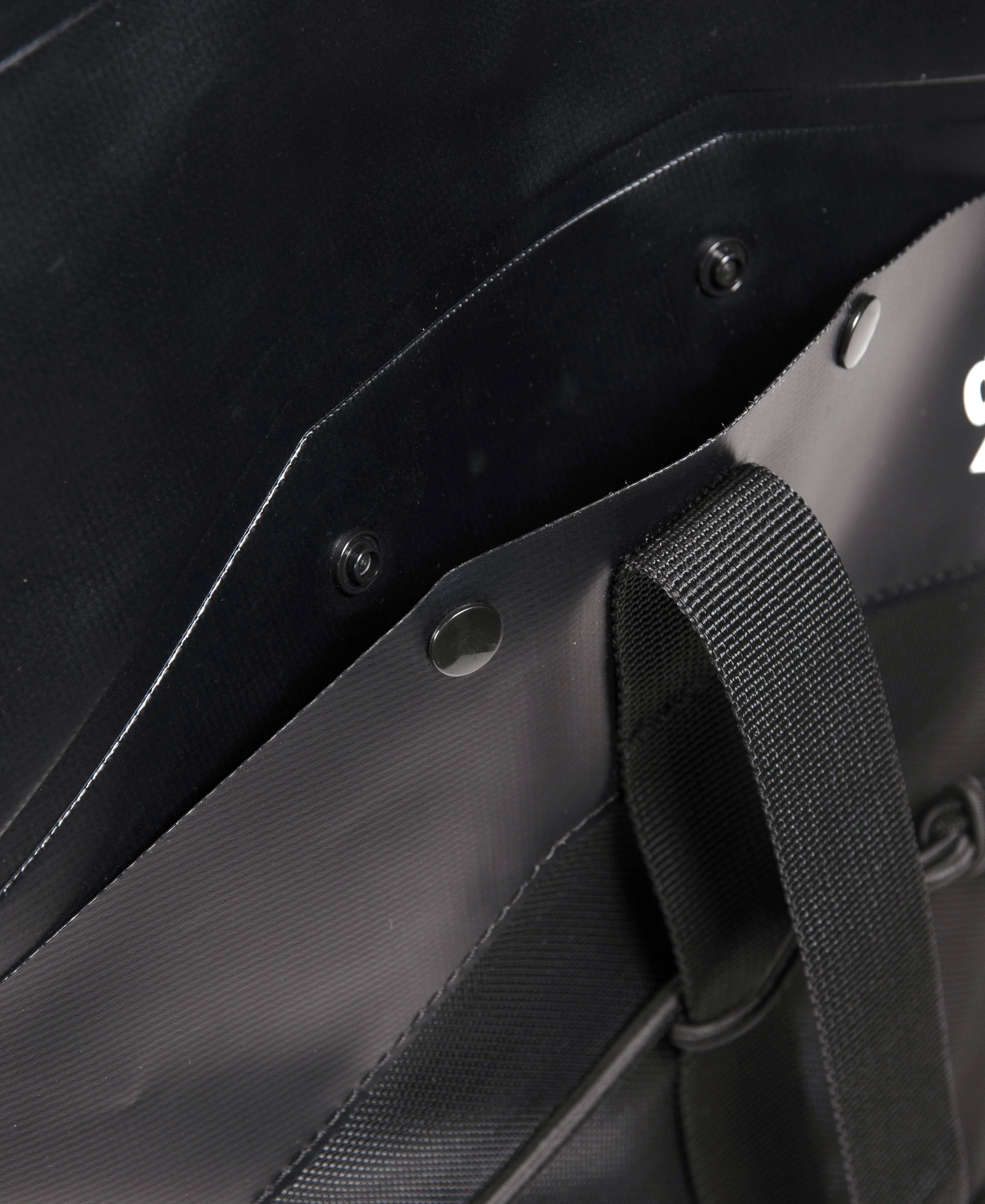 Mochila de 30 litros arena  - Negro - Image 8